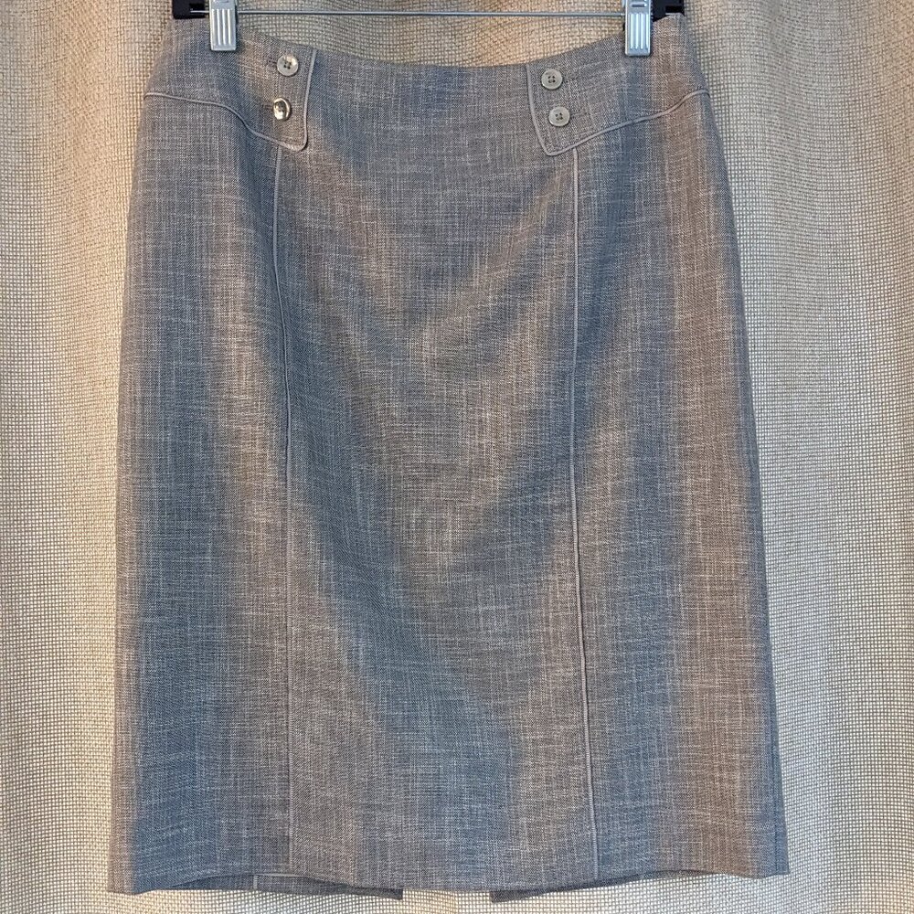 White House Black Market, Gray & White Pencil Skirt Decorative Buttons, Size 8